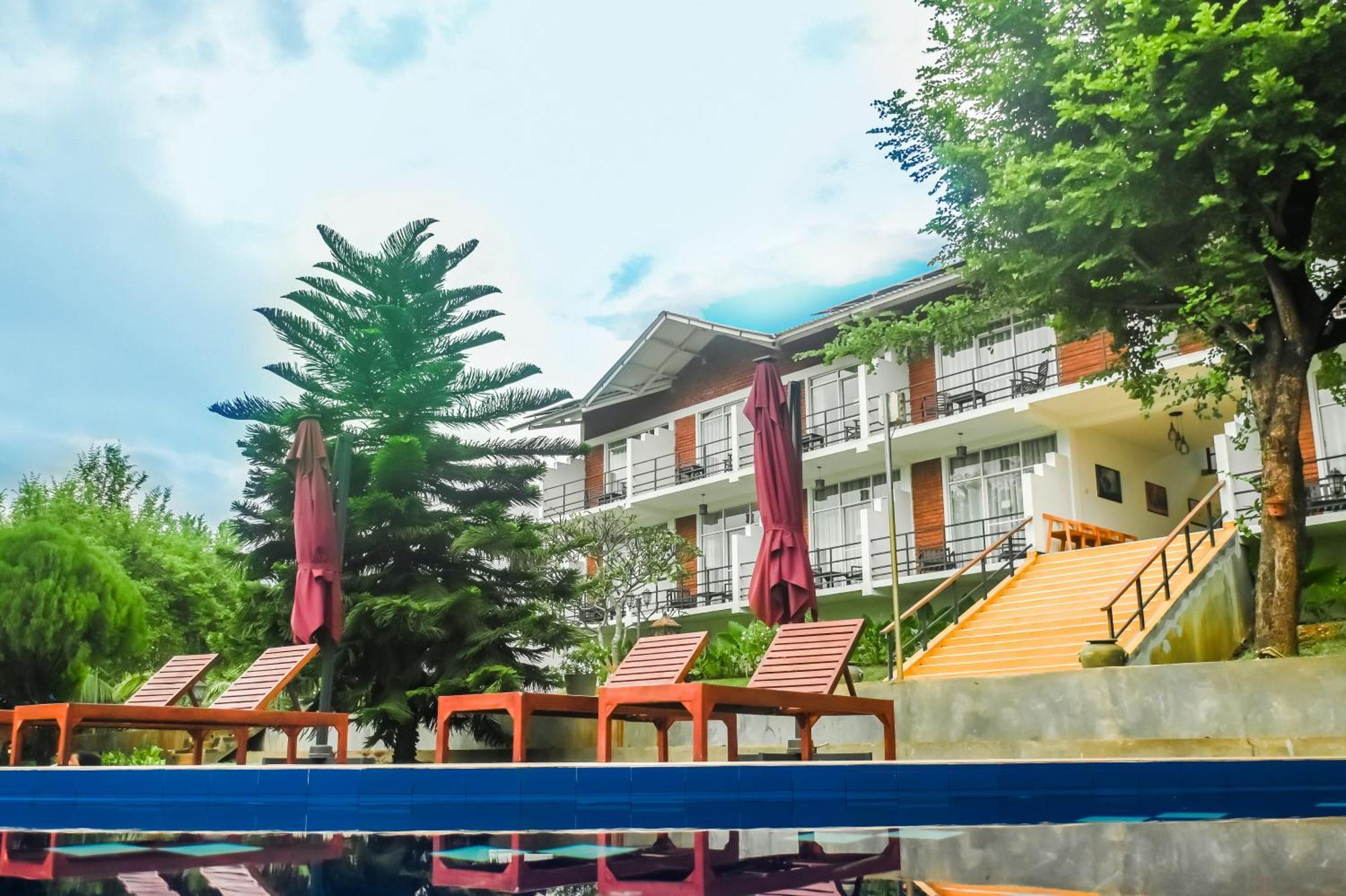Agbo Hotel Полоннарува Екстер'єр фото