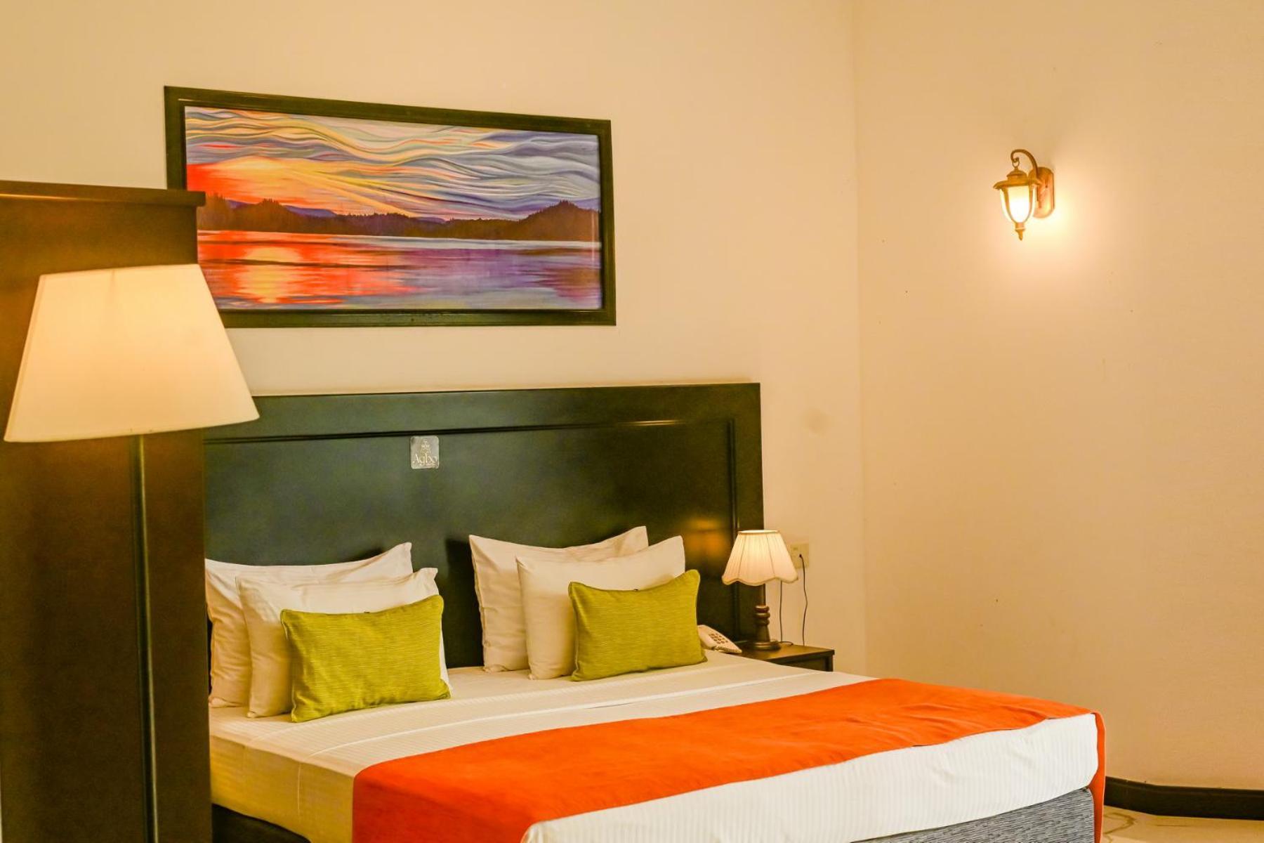 Agbo Hotel Полоннарува Екстер'єр фото